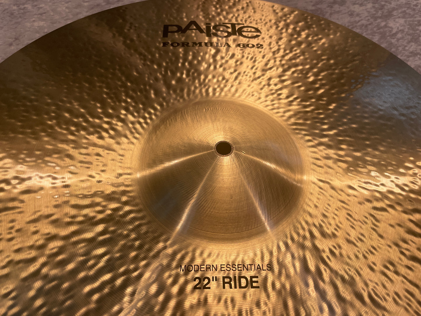 22" Paiste Formula 602 Modern Essentials Ride Cymbal 3040g