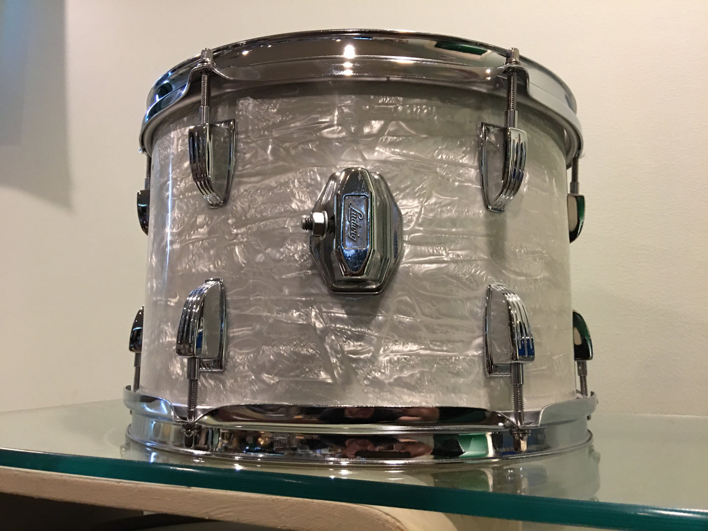 1970s Ludwig 8x12 Down Beat Tom Drum White Marine Pearl 3Ply