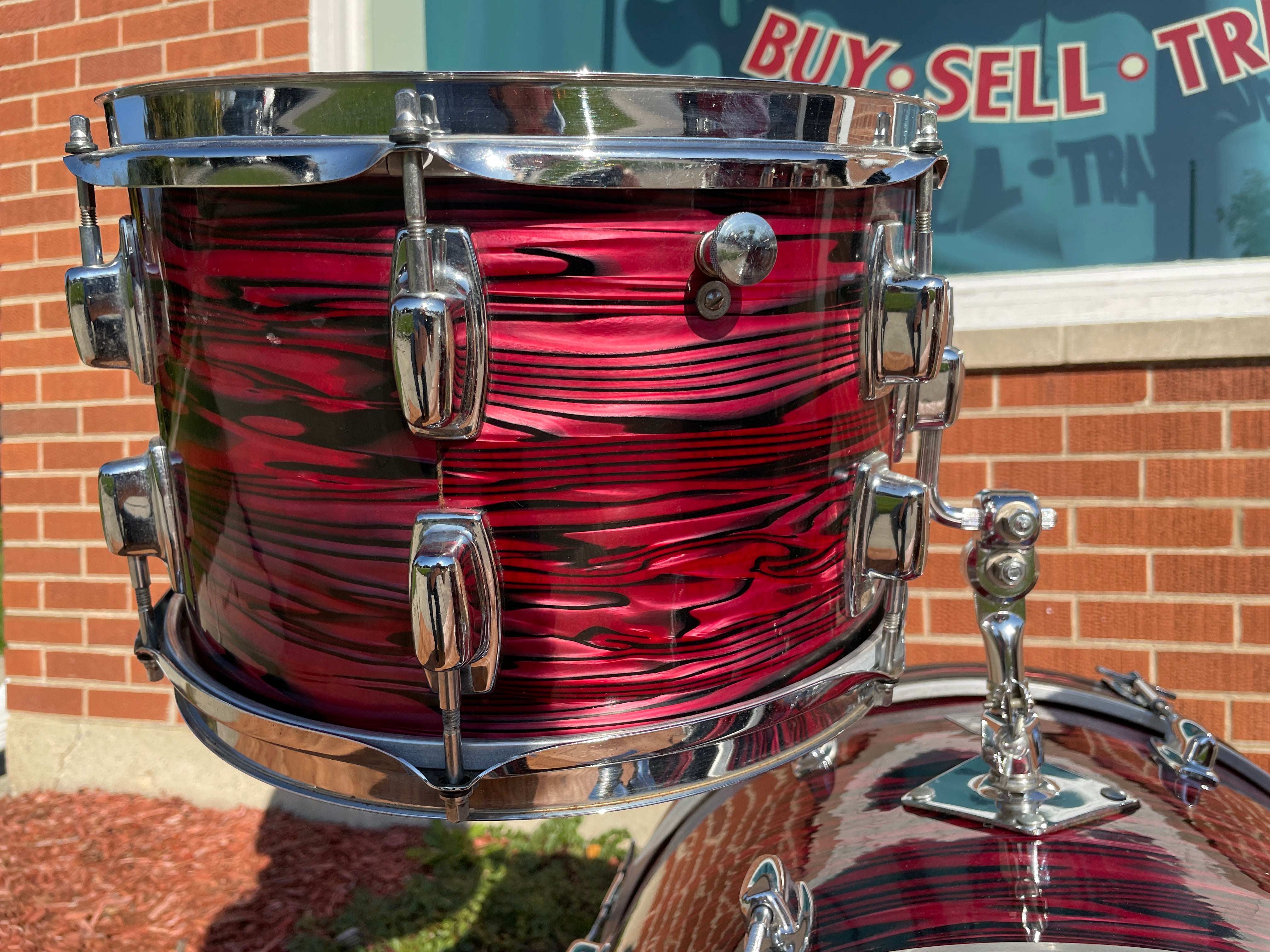 1971 Ludwig Standard trummikomplekt Ruby Red1971 Ludwig Standard trummikomplekt Ruby Red  