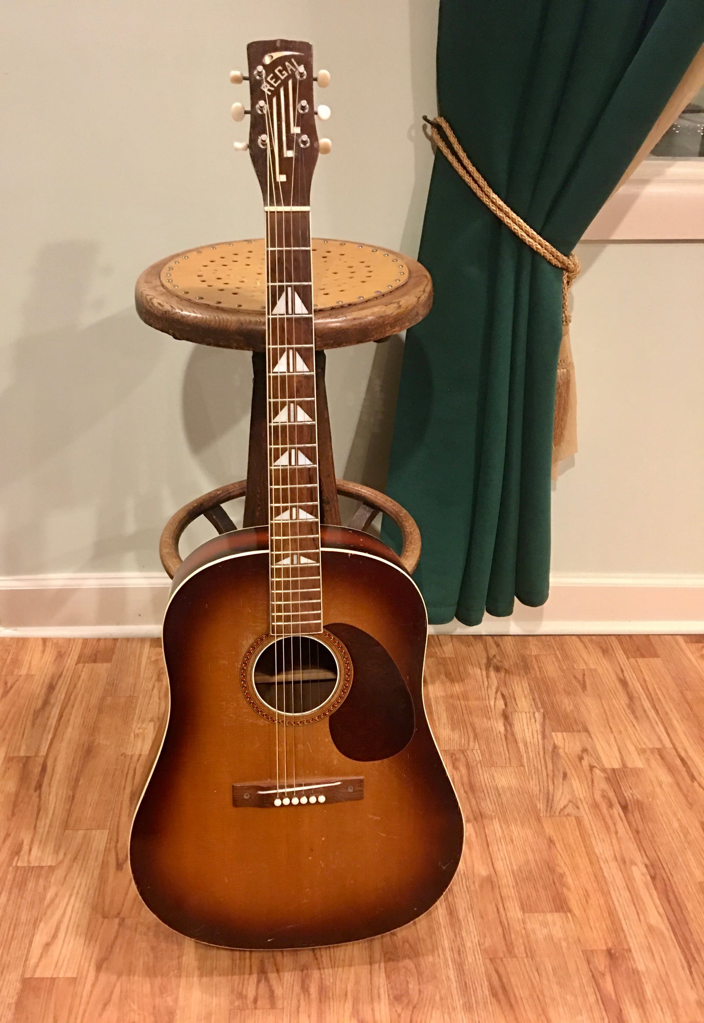 1951 Regal Milord Jumbo Acoustic Guitar Sunburst