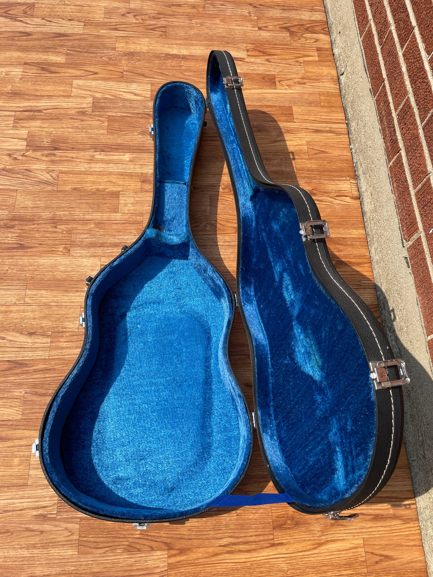 1960s Vintage Blue Liner Classical Guitar Case
