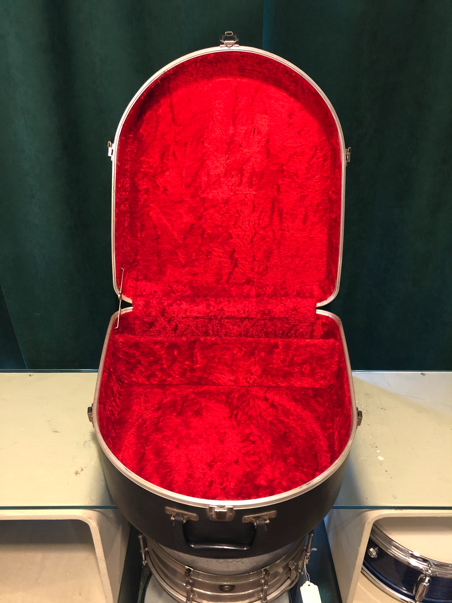 1960s Ludwig Contoura Hardshell Snare Drum Case w/ Red Plush Lining