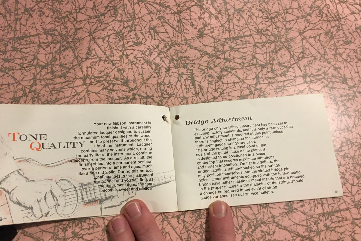 1960s / 1970s Gibson Warranty & Instruction Hang Tag Booklet Case Candy
