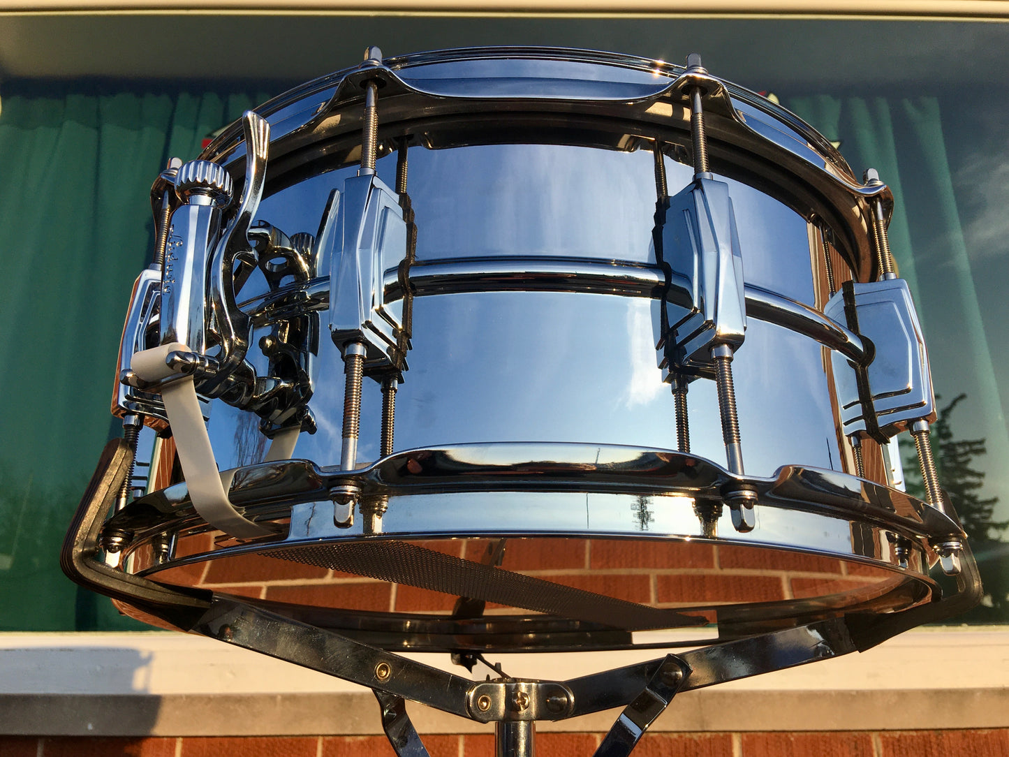 Ludwig 6.5x14 LM402 Supraphonic 6.5X14 Snare Drum - Lightly Used