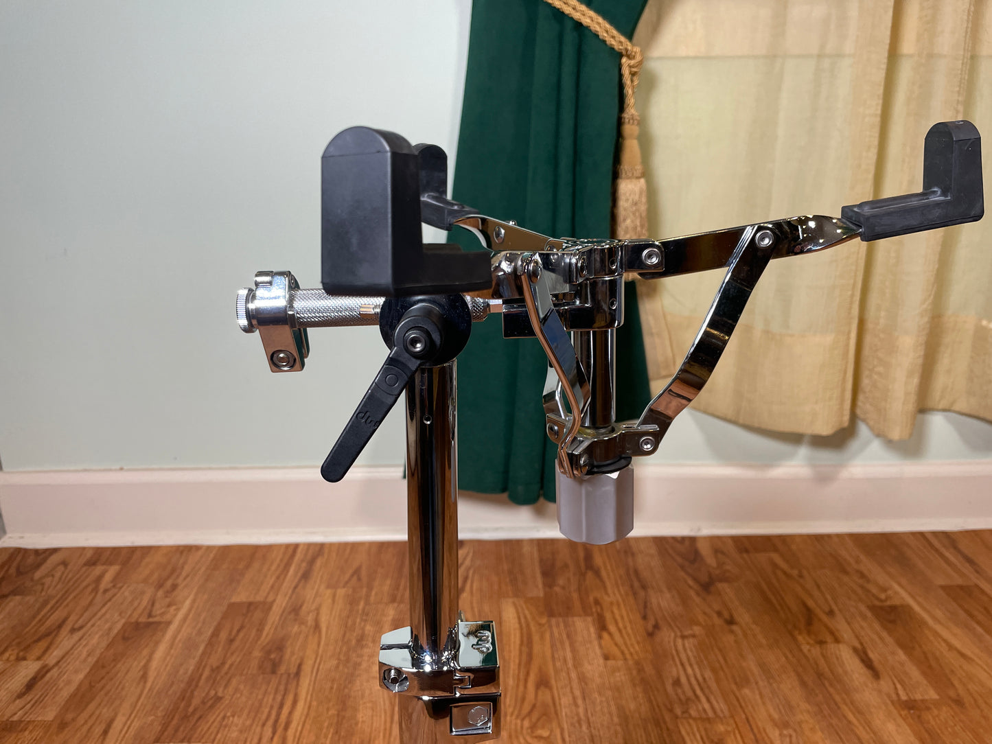 DW 9303 10" & 12" Small Snare Drum Stand DWCP9303 9000 Series Drum Workshop