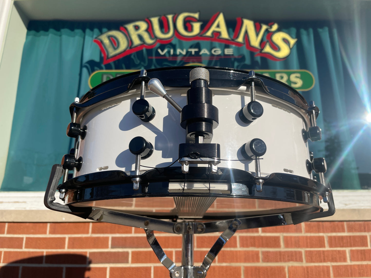 Trick 5x14 RPM Vented Aluminum Snare Drum White & Black w/ GS007 Throw-Off