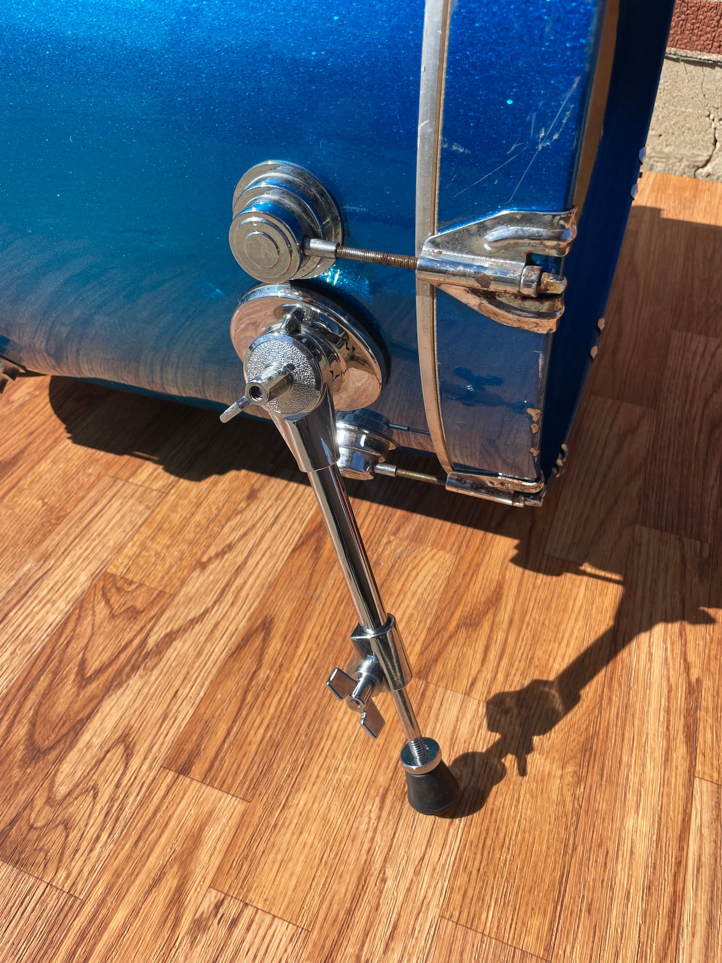 DW 18x22 Bass Drum Blue Sparkle Fade Drum Workshop