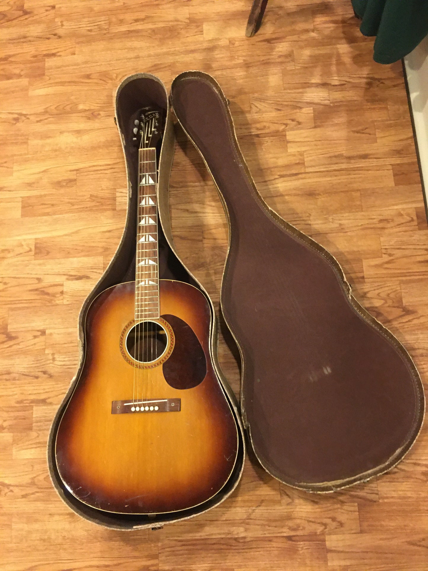 1951 Regal Milord Jumbo Acoustic Guitar Sunburst