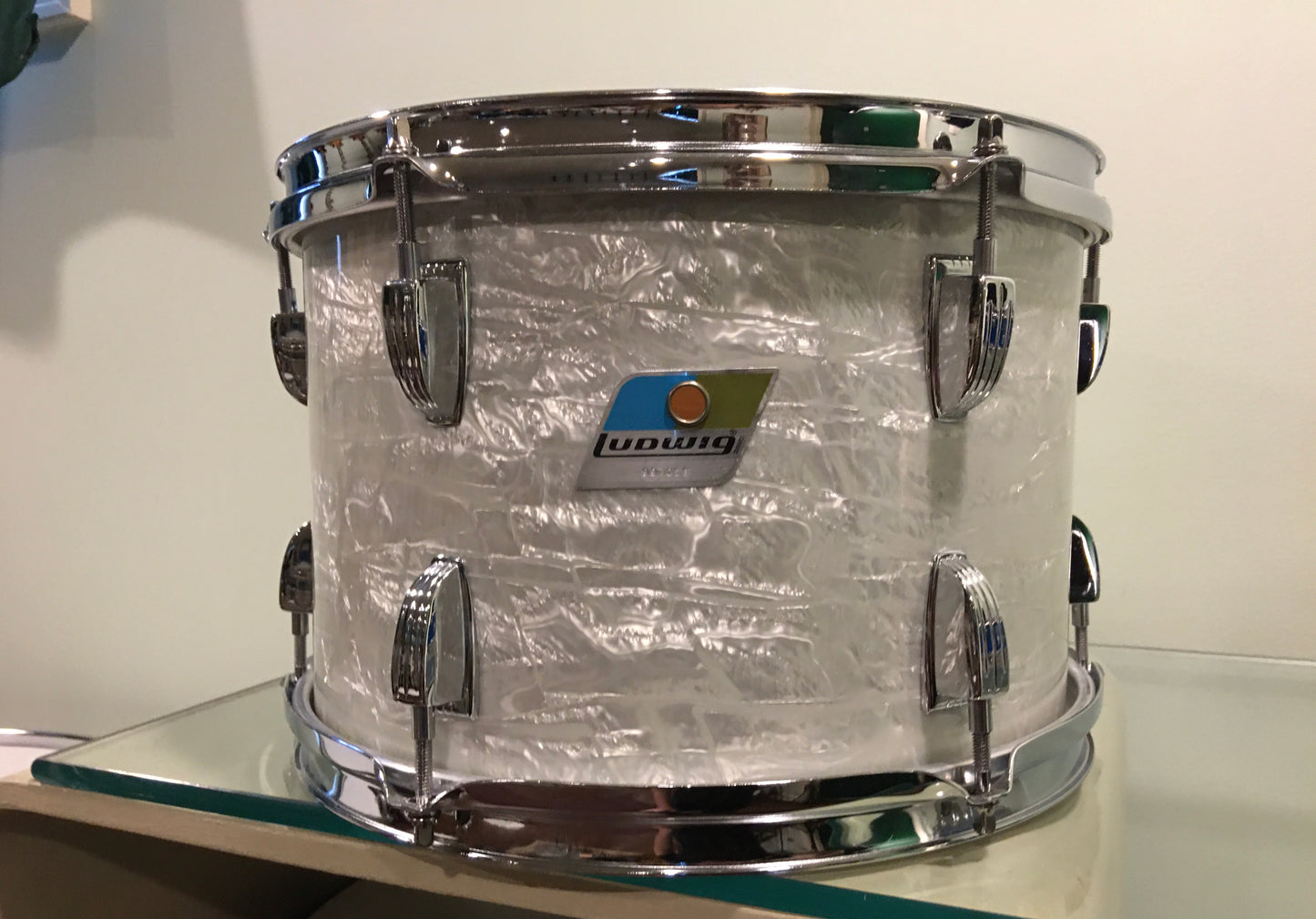 1970s Ludwig 8x12 Down Beat Tom Drum White Marine Pearl 3Ply