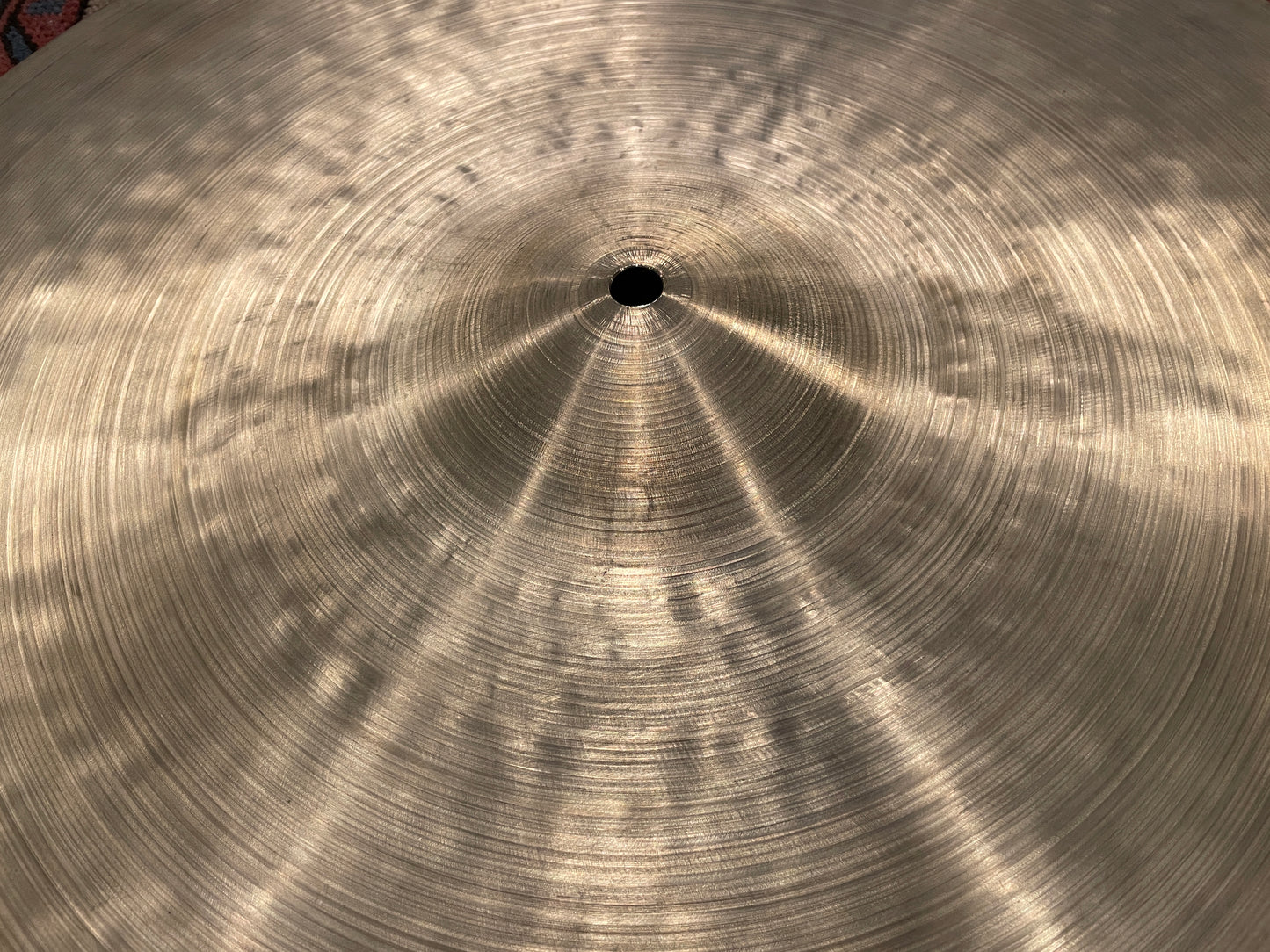22" Istanbul Agop Traditional Dark Ride Cymbal 2420g