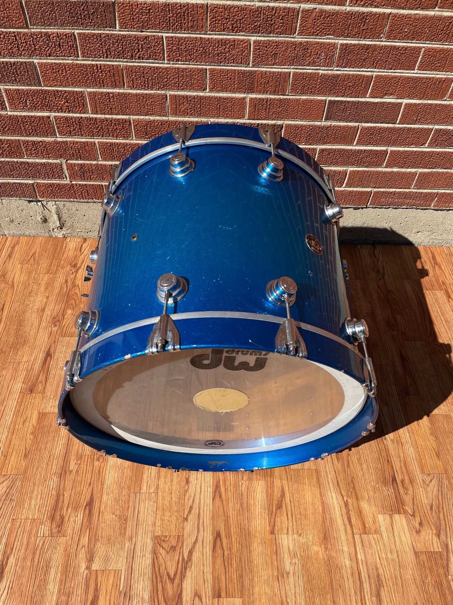 DW 18x22 Bass Drum Blue Sparkle Fade Drum Workshop