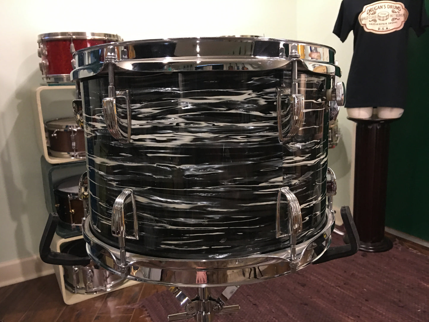 Early 1970s Ludwig 8x12 Oyster Black Pearl Classic Tom Drum 3 Ply