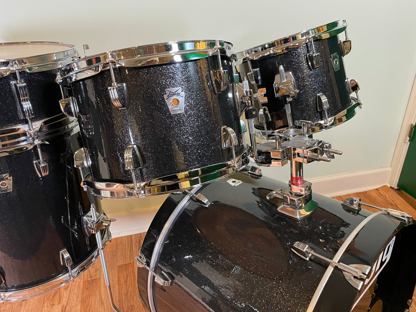 Ludwig Classic Birch Drum Set Black Sparkle 20-10-12-14-5x14