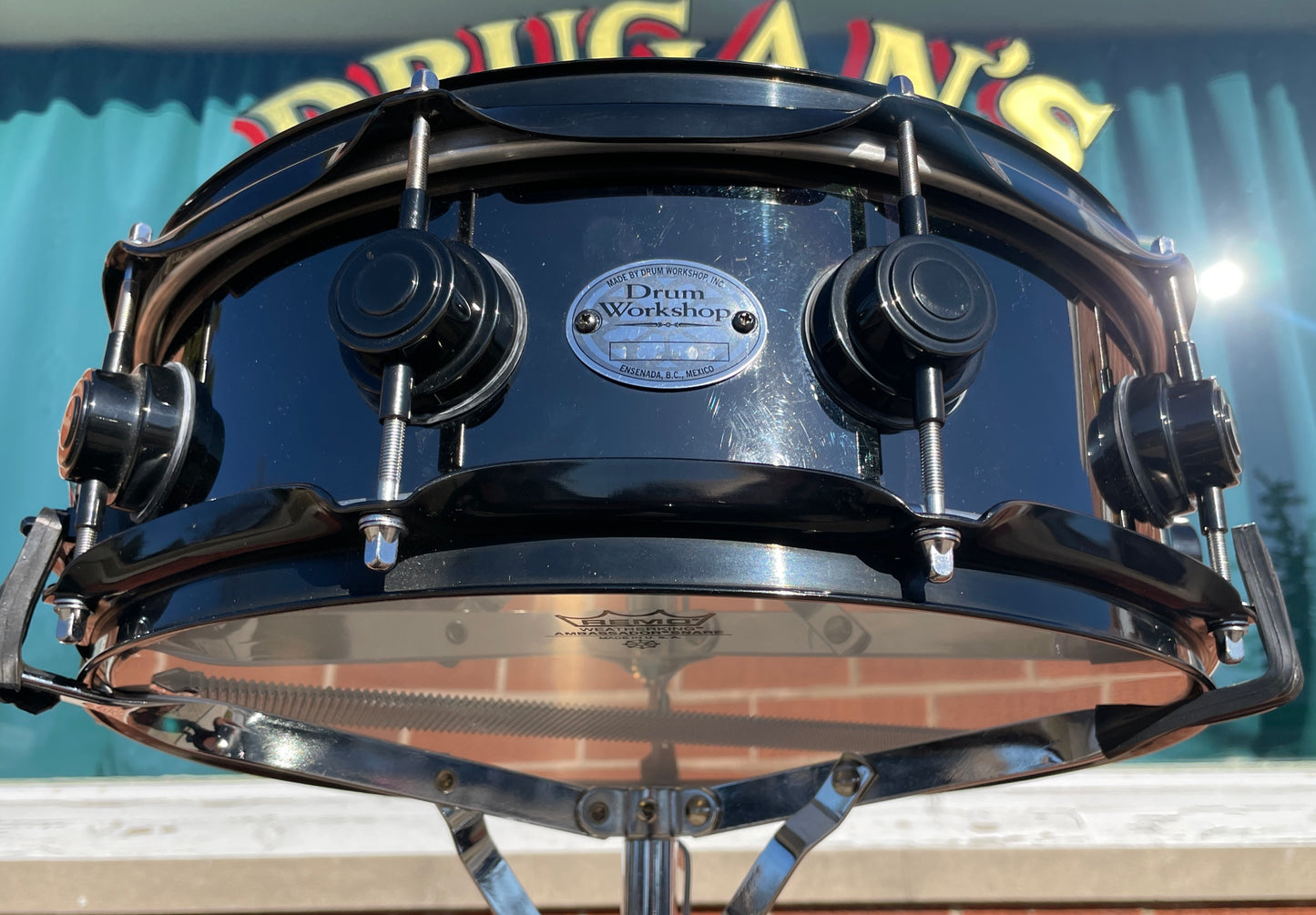 Drum Workshop 5x14 Nickel Over Brass Snare Drum Black 10-Lug DW