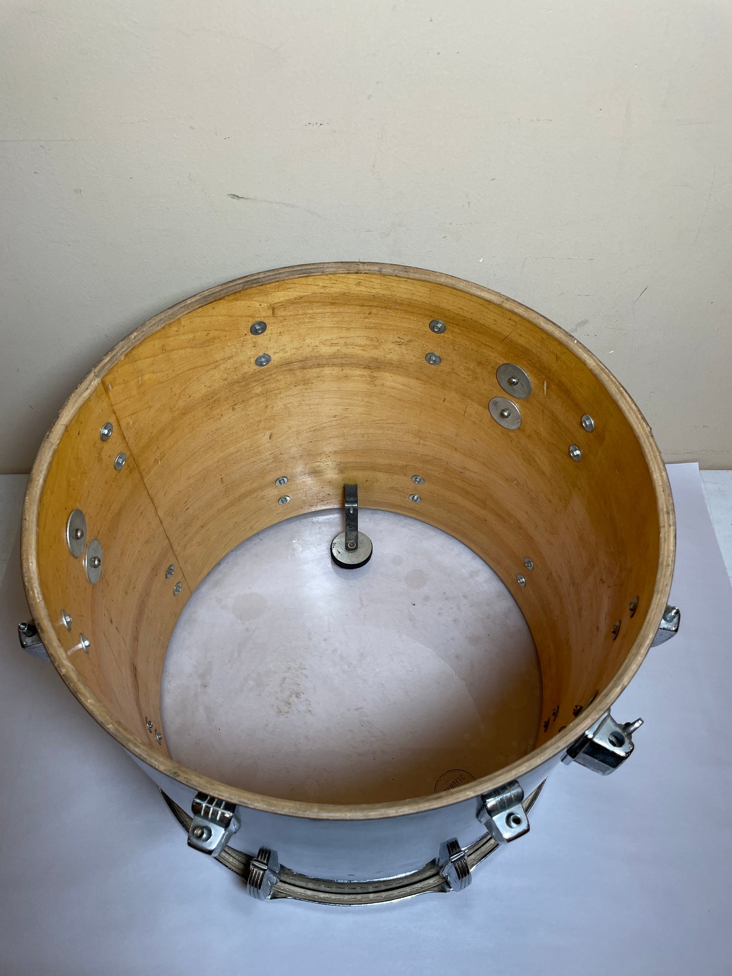1970s Ludwig 16x18 Floor Tom Drum Black Cortex 6-Ply