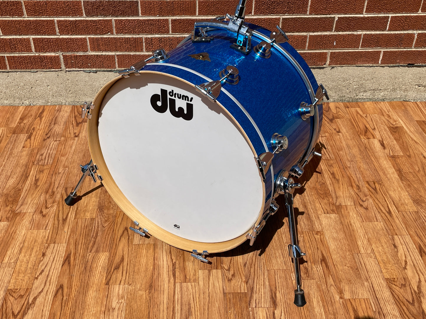 DW Classics Series 14x20 Bass Drum Blue Glass Glitter Sparkle Drum Workshop Mahogany/Poplar