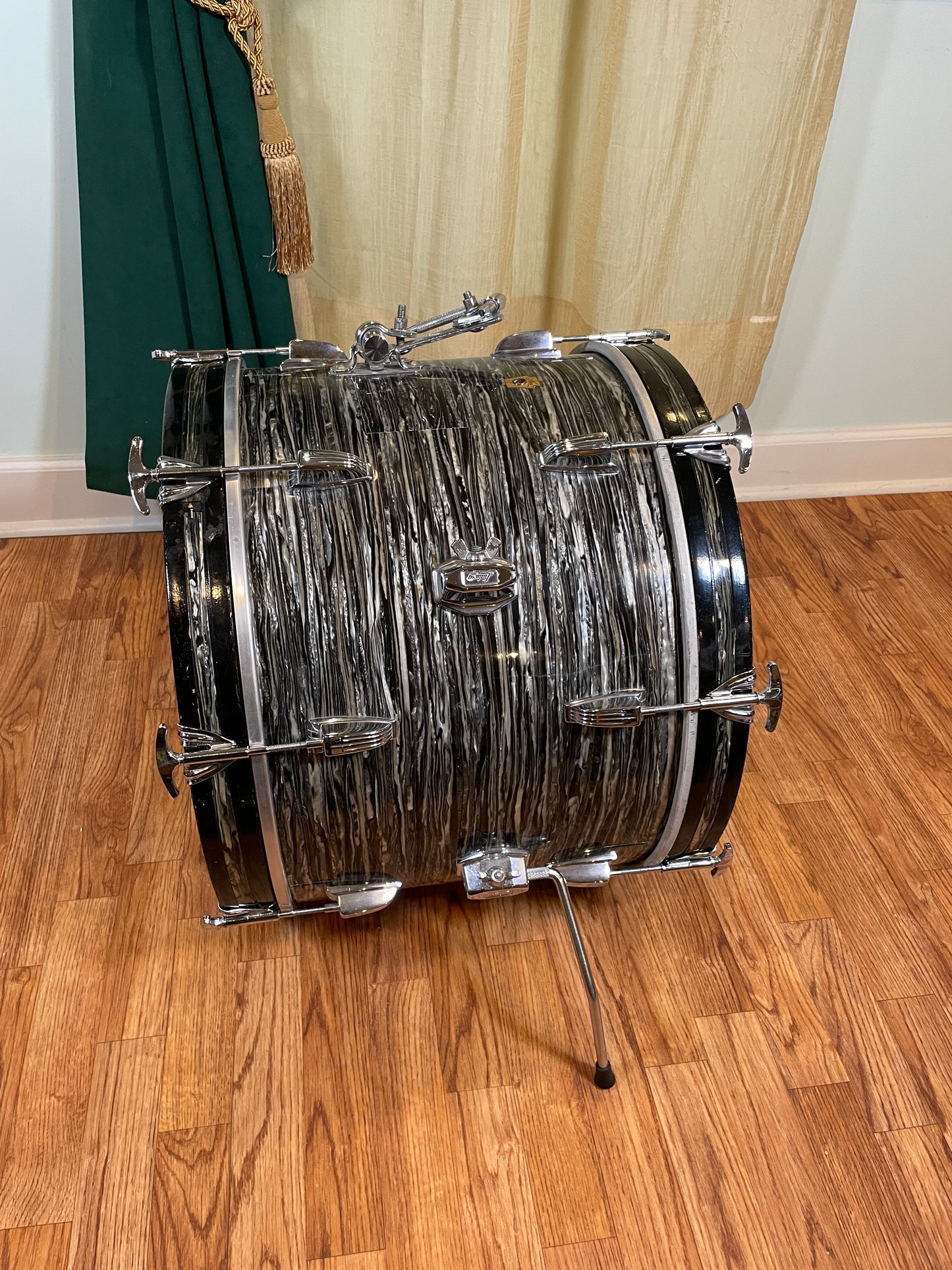 1966 Ludwig 14x20 Down Beat Bass Drum Oyster Black Pearl