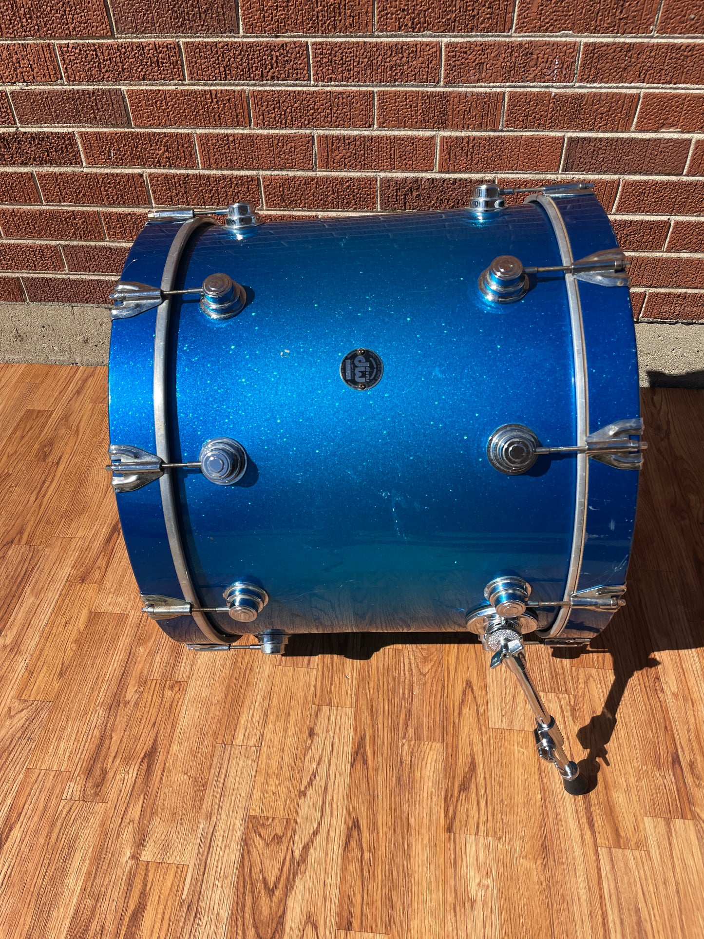 DW 18x22 Bass Drum Blue Sparkle Fade Drum Workshop