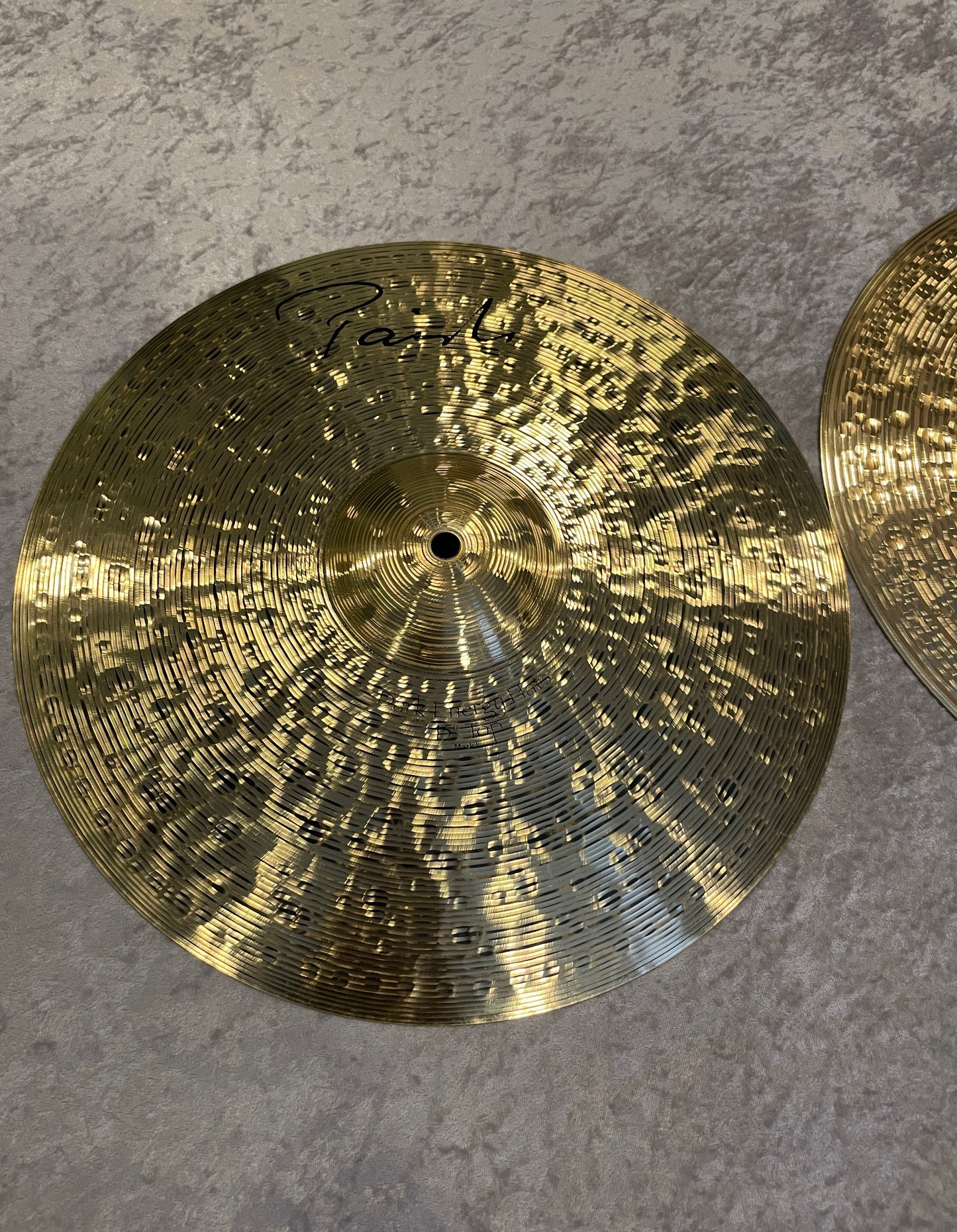 15" Paiste Signature Dark Energy Mark I Hi-Hat Cymbal Pair 1086g/1750g