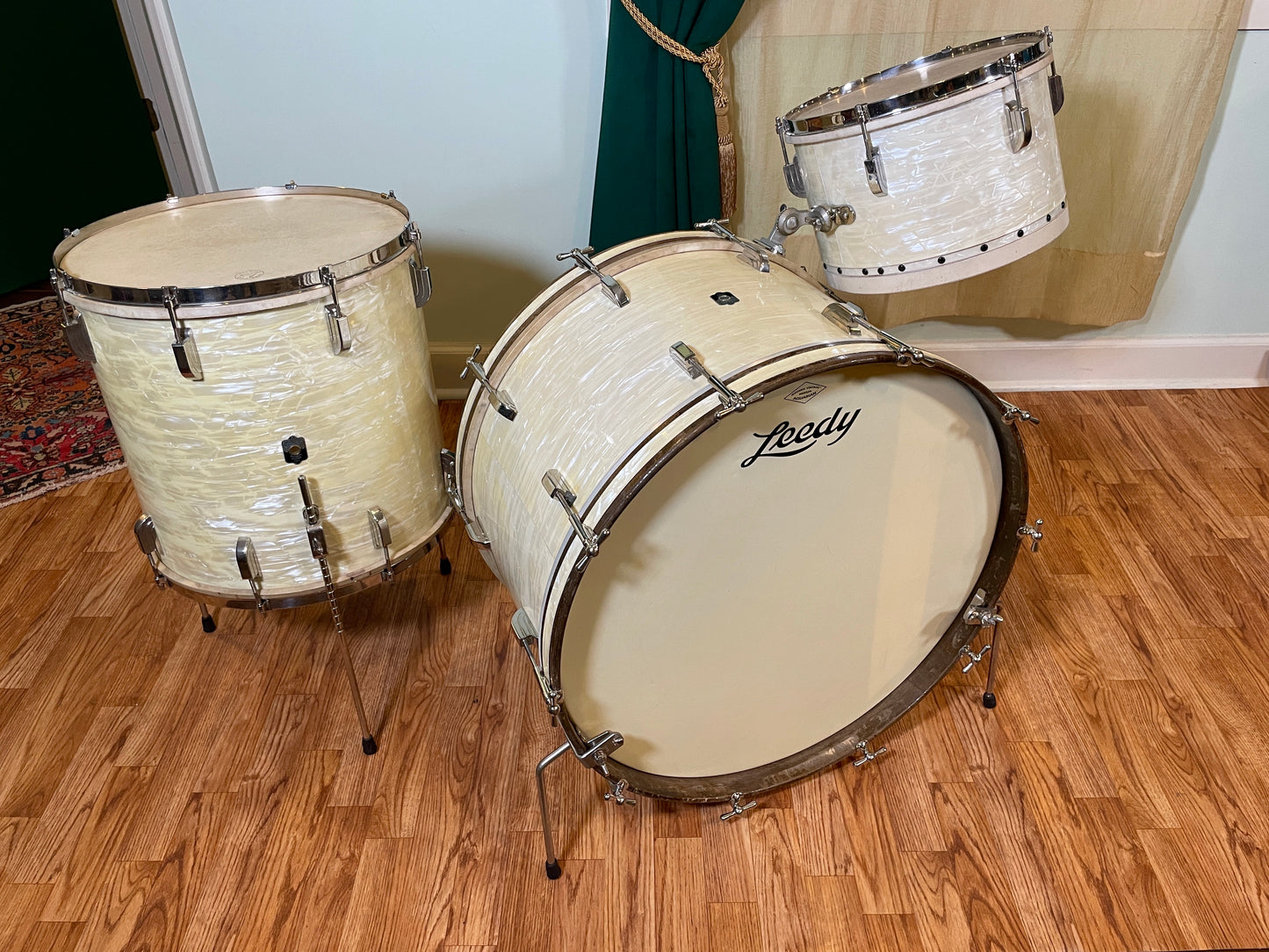 1940s Leedy Drum Set White Marine Pearl 24/13/16