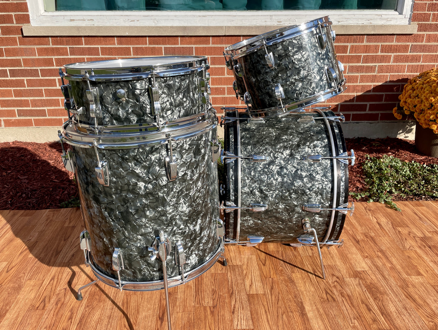 1961 Ludwig No. 983P 5pc Hollywood Outfit Drum Set w/ Jazz Festival Snare Black Diamond Pearl 22/12/12/16/5x14