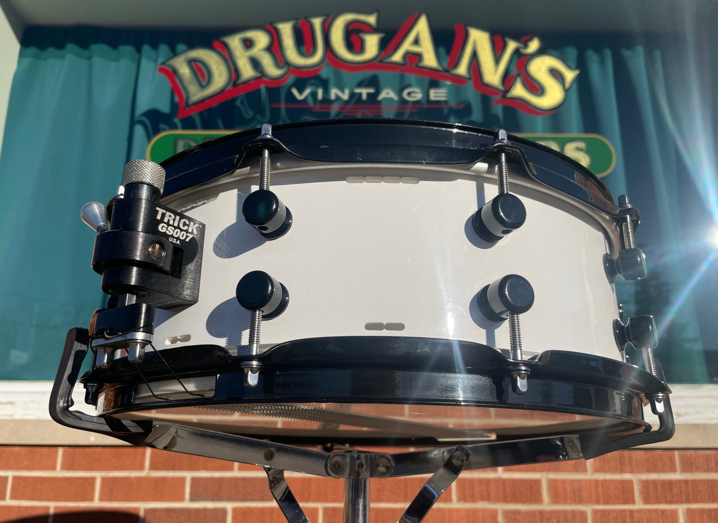 Trick 5x14 RPM Vented Aluminum Snare Drum White & Black w/ GS007 Throw-Off