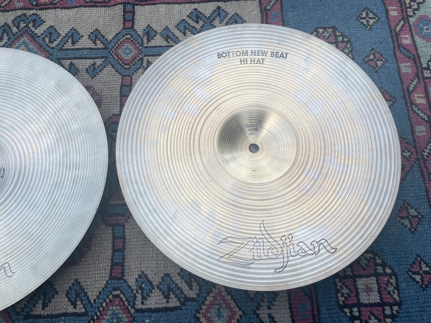 1970s Zildjian A New Beat Hi-Hat Pair 1094g/1424g #830