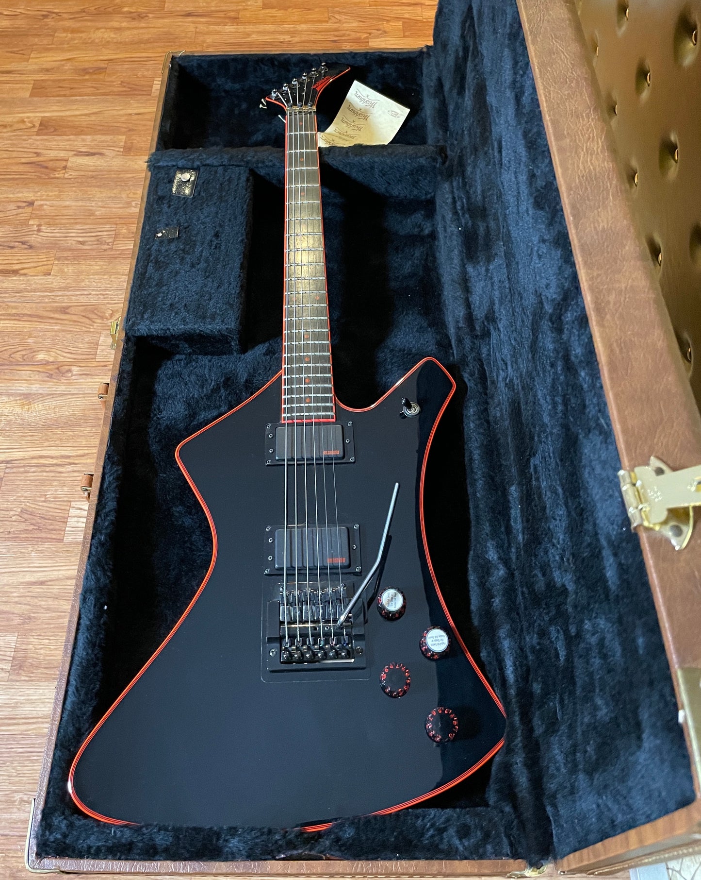 1984 Washburn A-10V Black & Red w/ OHSC A-10VB