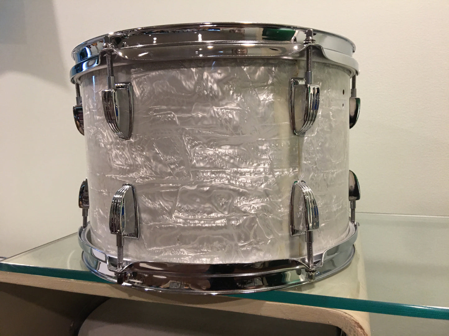 1970s Ludwig 8x12 Down Beat Tom Drum White Marine Pearl 3Ply