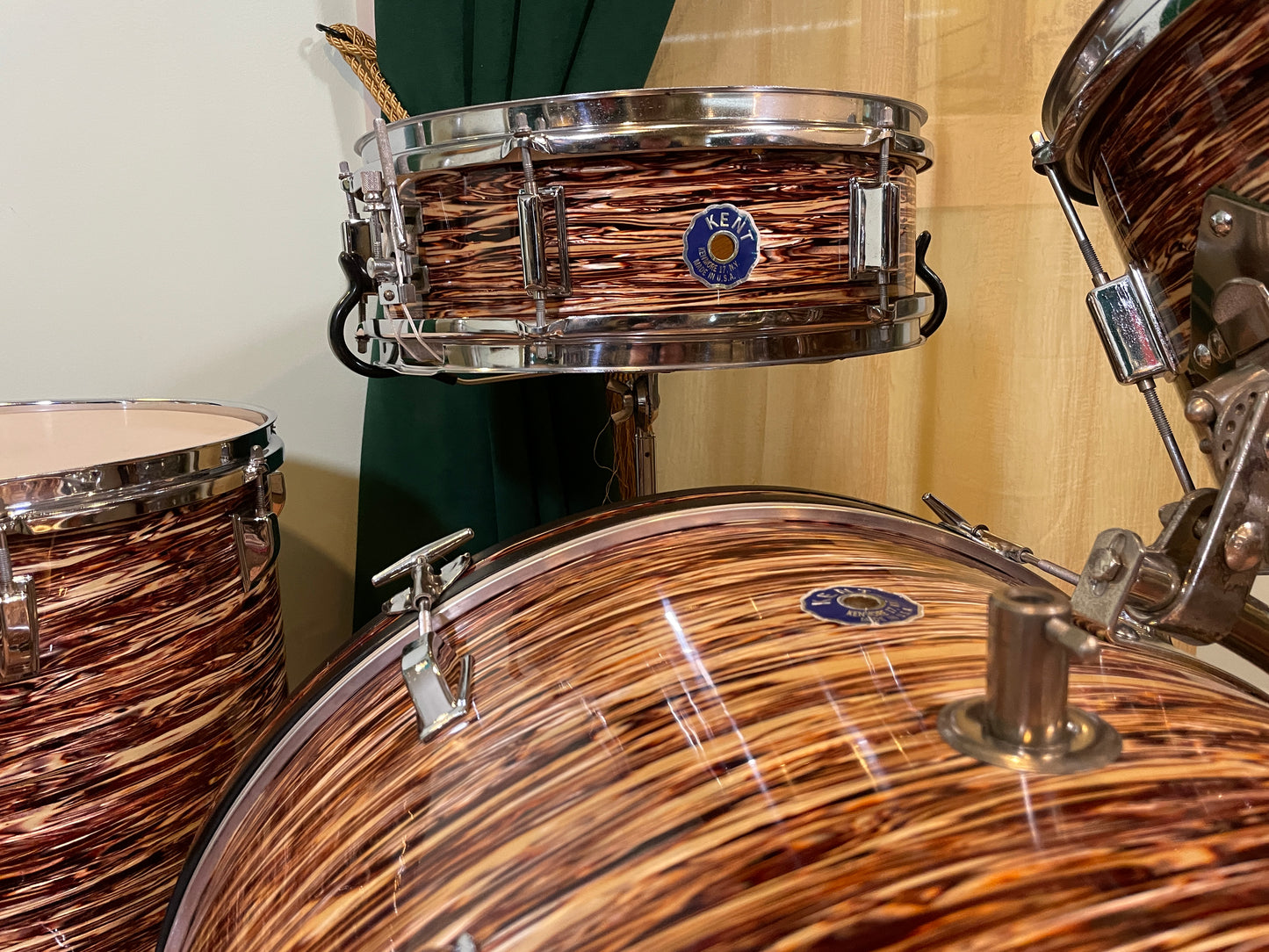 Vintage Kent Drum Set Raspberry Swirl 22/13/15/5x14 *Video Demo*