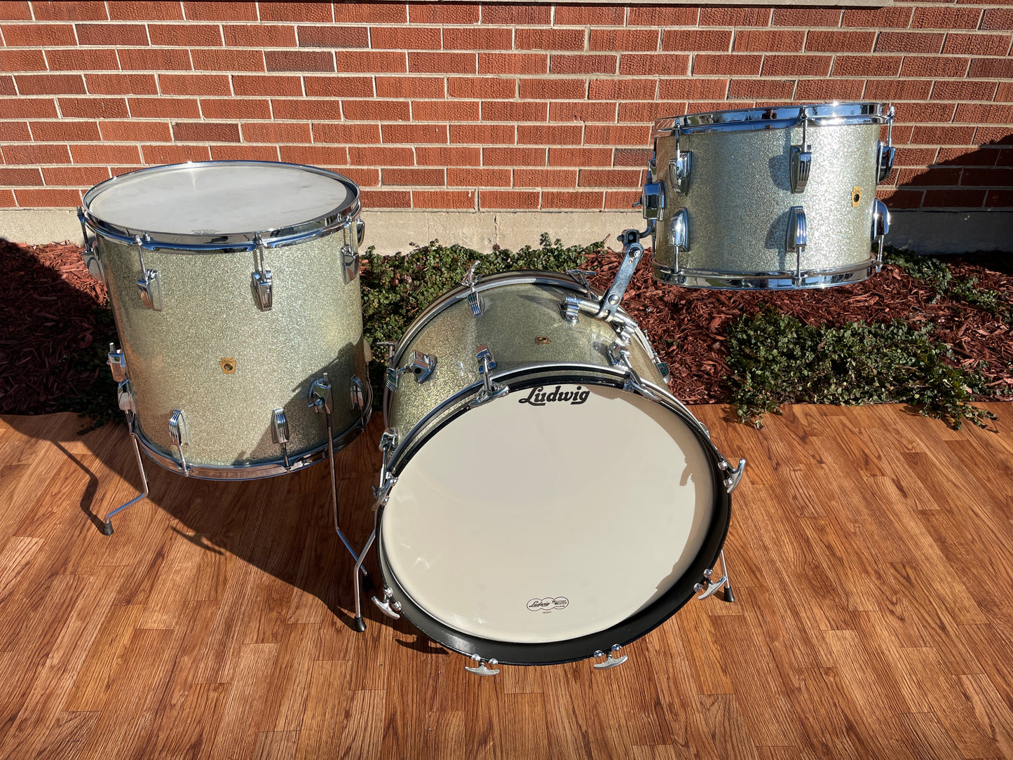 1963 Ludwig Drum Set Silver Sparkle 20/13/16 COB Hoops