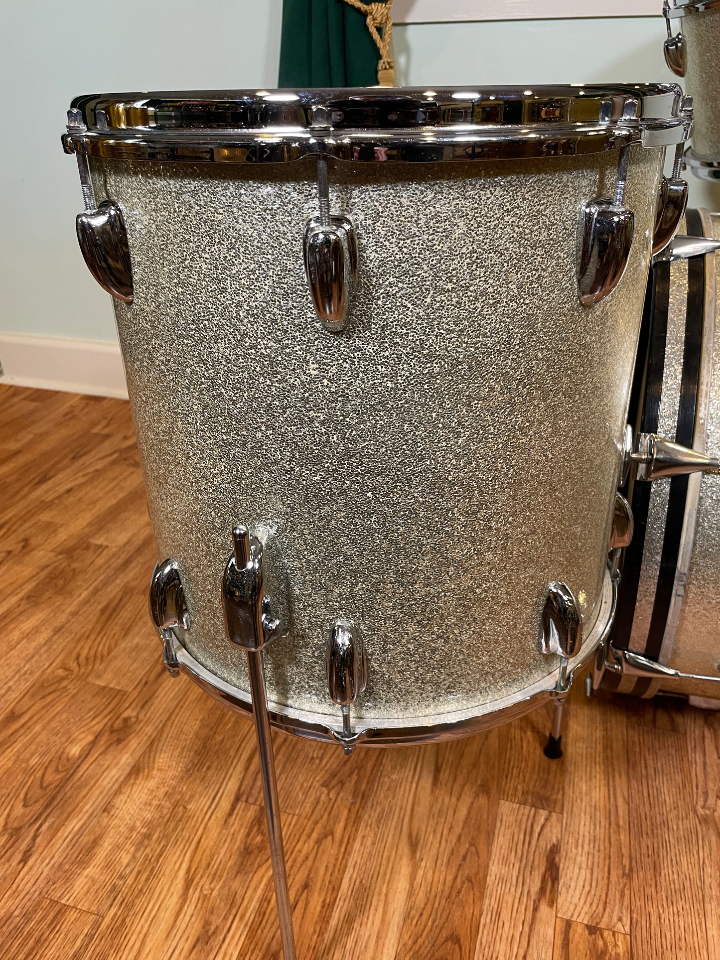 1965 Slingerland Modern Jazz No. 9N Drum Set Silver Sparkle 20-12-14