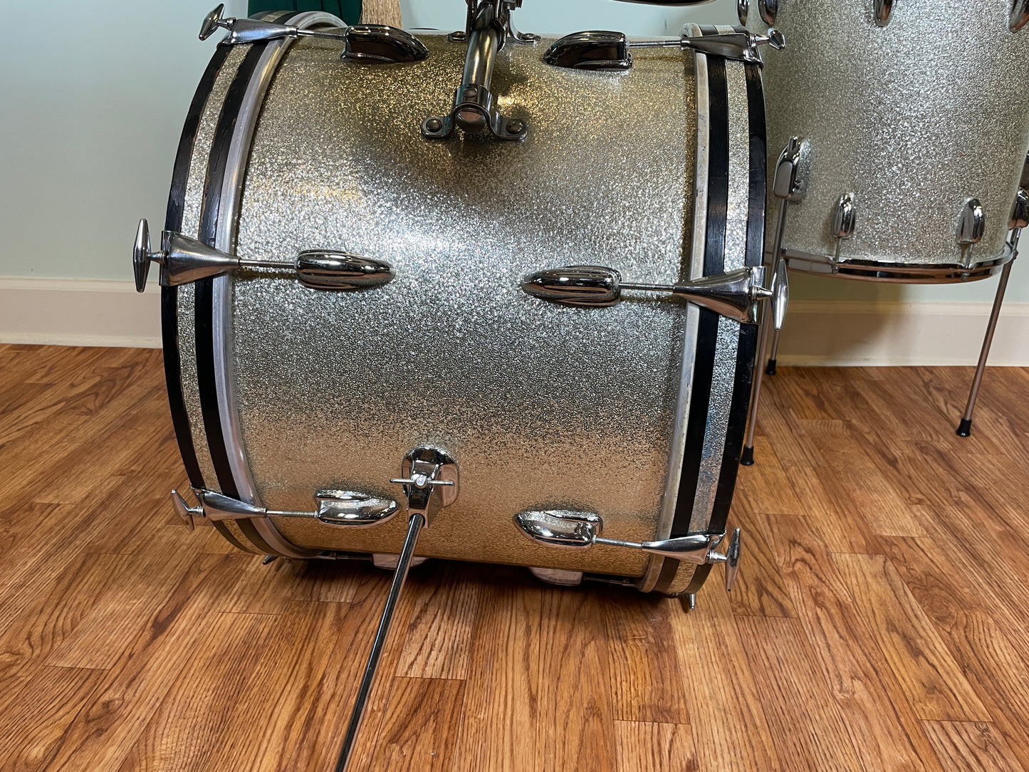 1965 Slingerland Modern Jazz No. 9N Drum Set Silver Sparkle 20-12-14