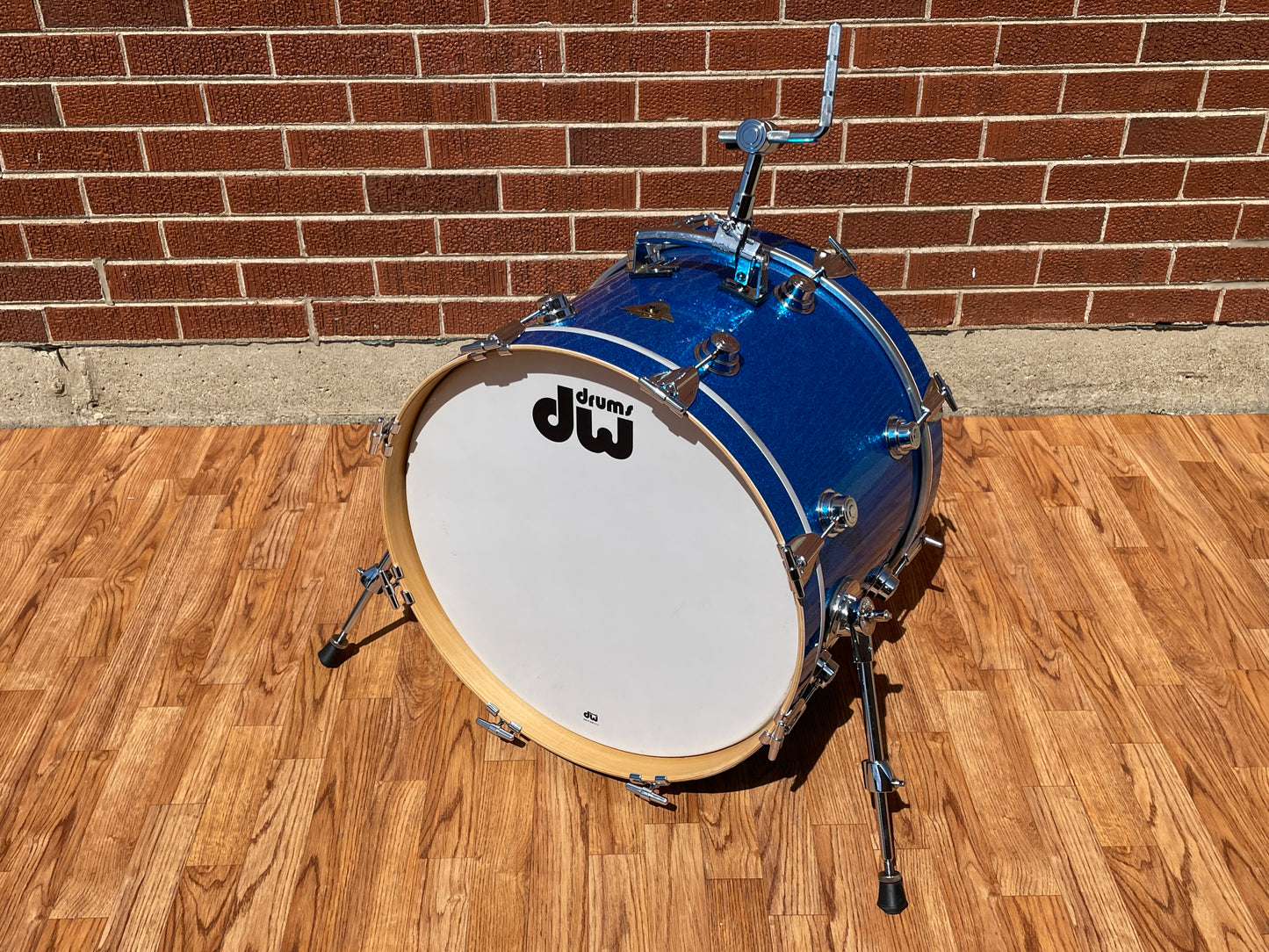 DW Classics Series 14x20 Bass Drum Blue Glass Glitter Sparkle Drum Workshop Mahogany/Poplar