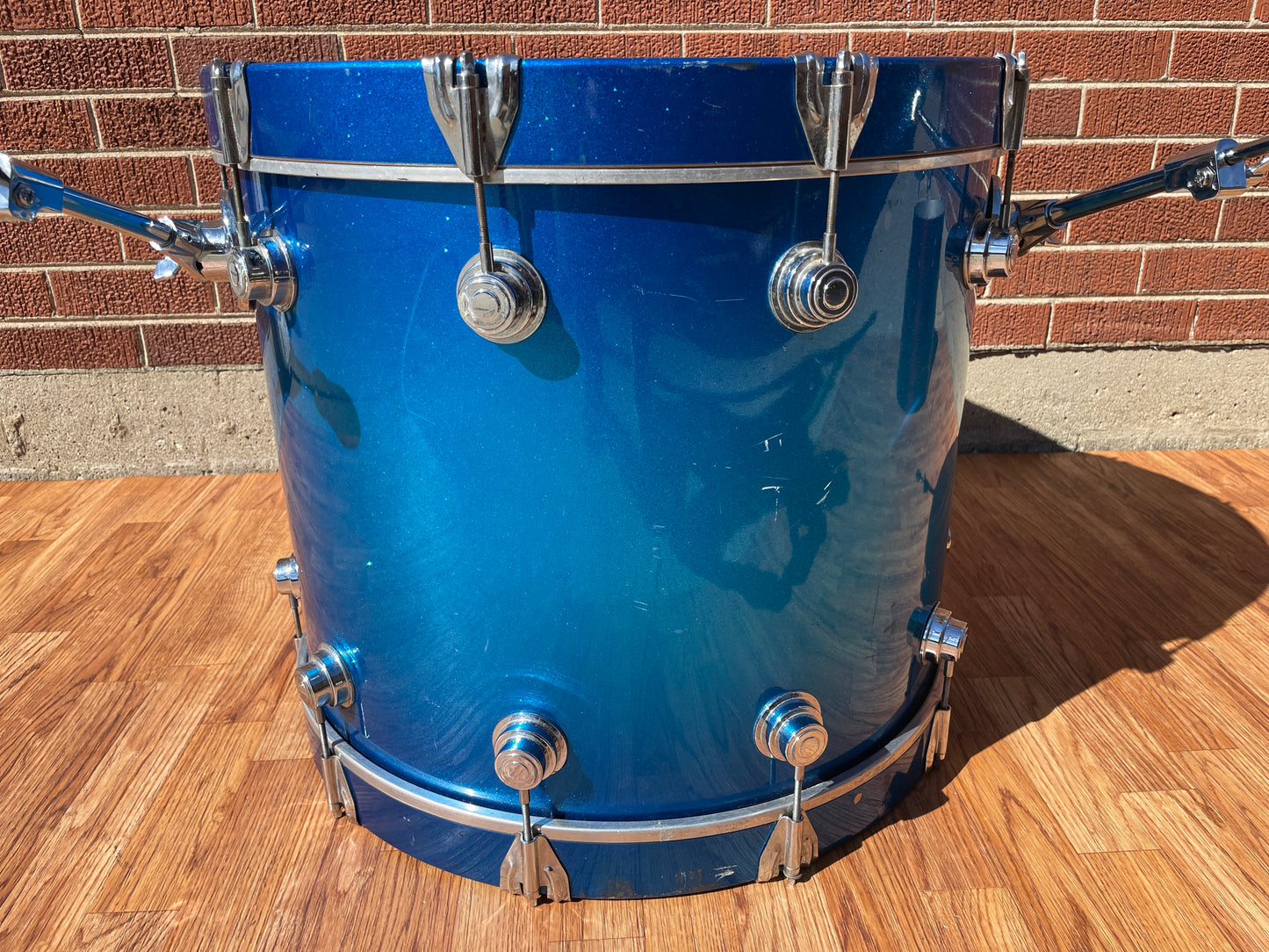 DW 18x22 Bass Drum Blue Sparkle Fade Drum Workshop