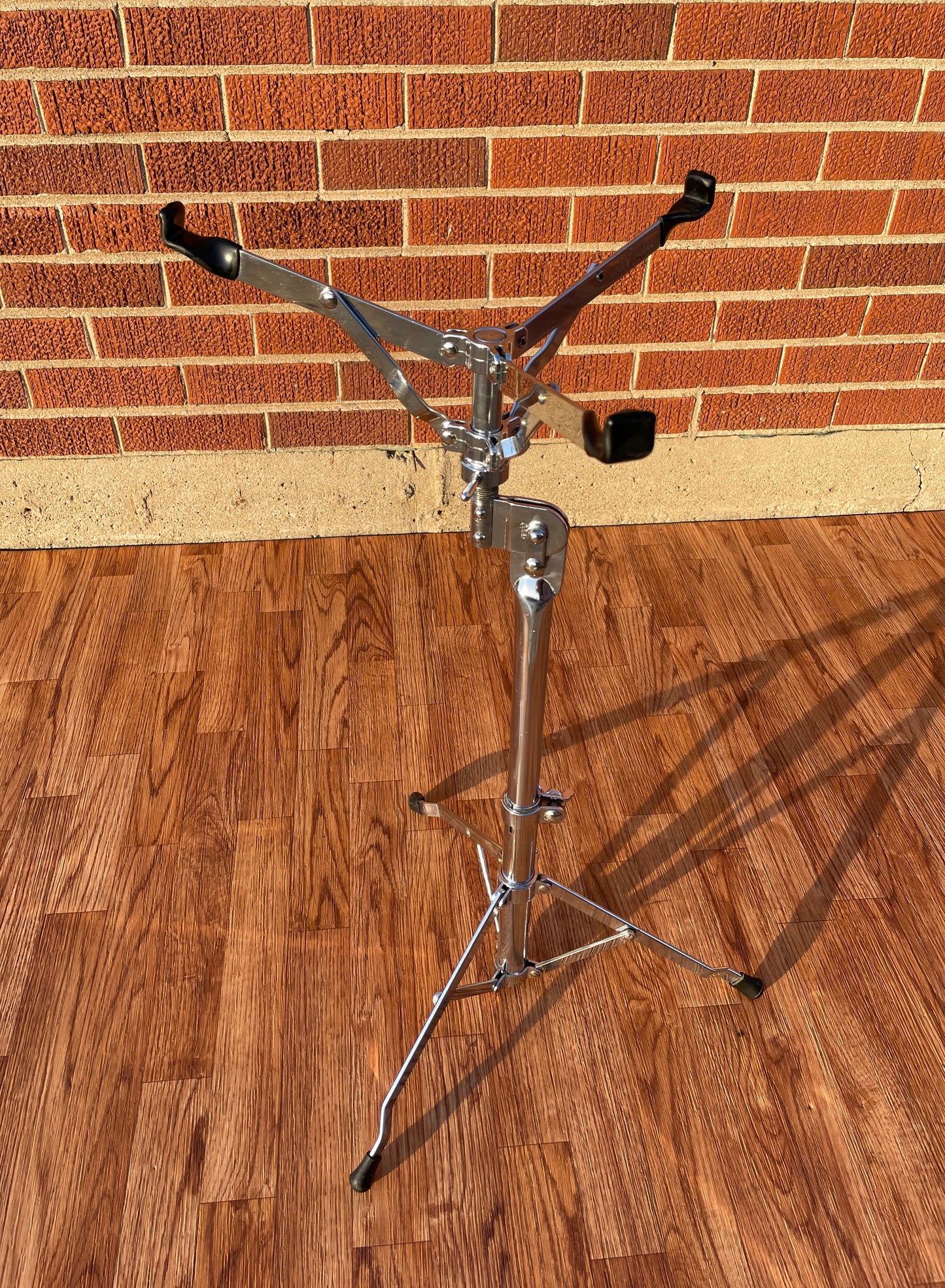 1970s Ludwig No. 1364-5 Atlas Snare Drum Stand