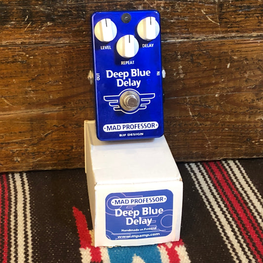 Mad Professor Hand Wired Deep Blue Delay Pedal w/ Box