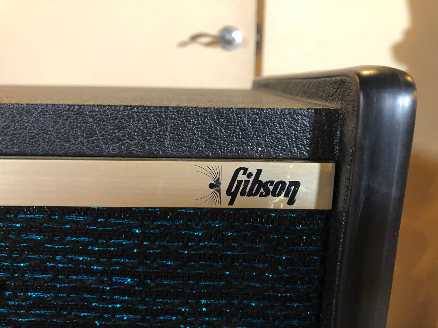 Vintage Gibson 800-2G 2x15 Powered Speaker Cabinet & Amplifier w/ Cover