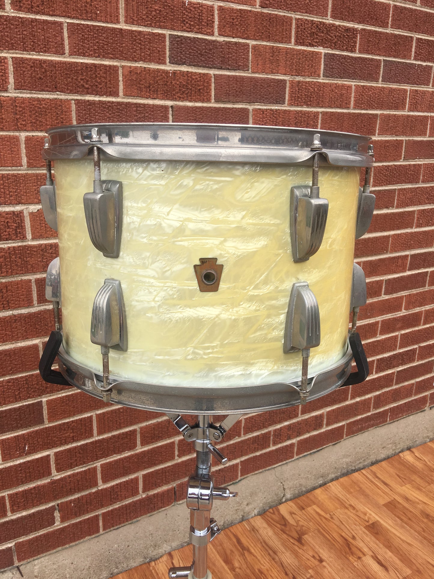Vintage 1955-59 WFL Ludwig 9x13 Tom Drum White Marine Pearl
