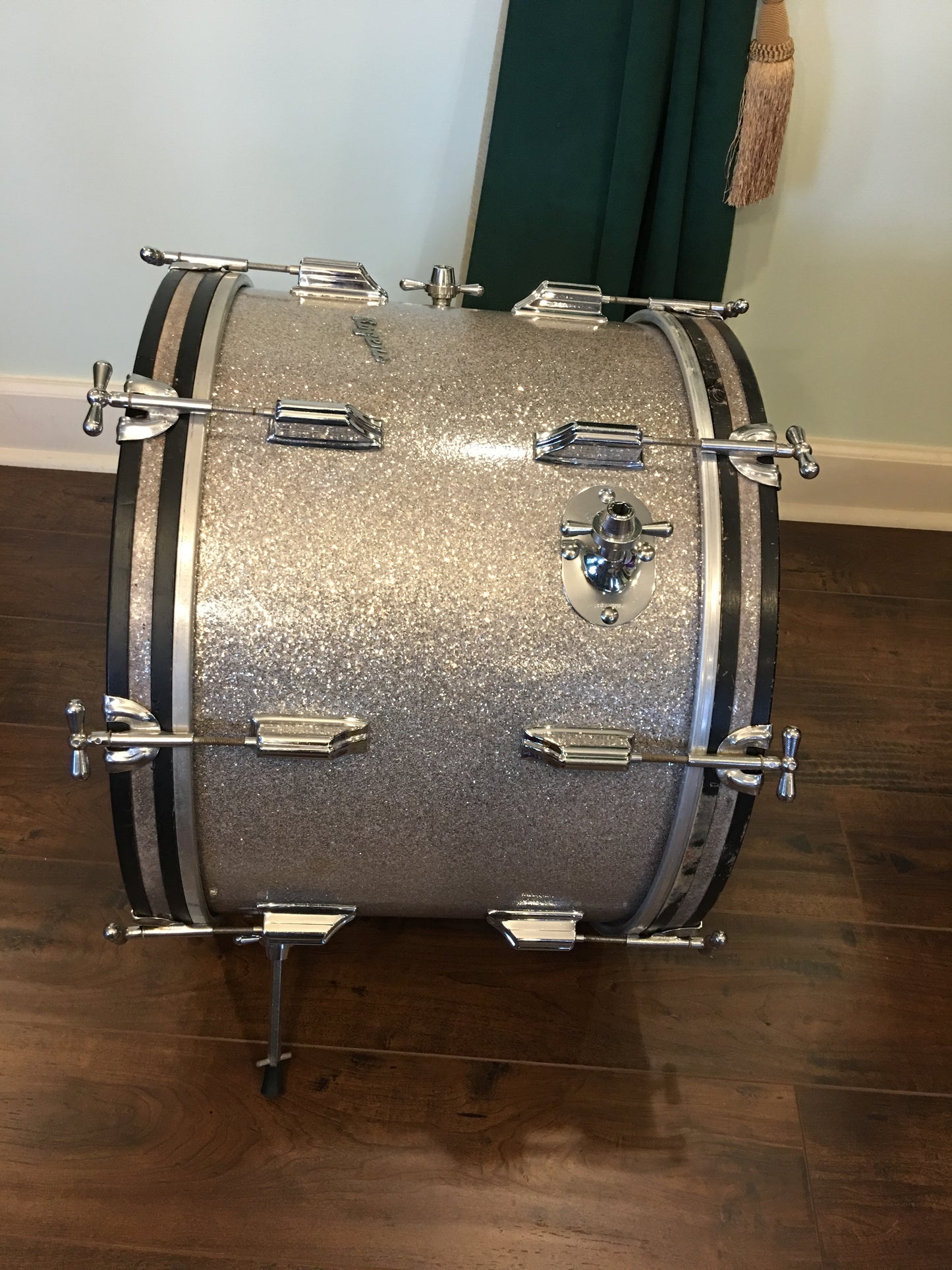 1960's Rogers Cleveland 14x20 Holiday Silver Glass Glitter Sparkle Bass Drum