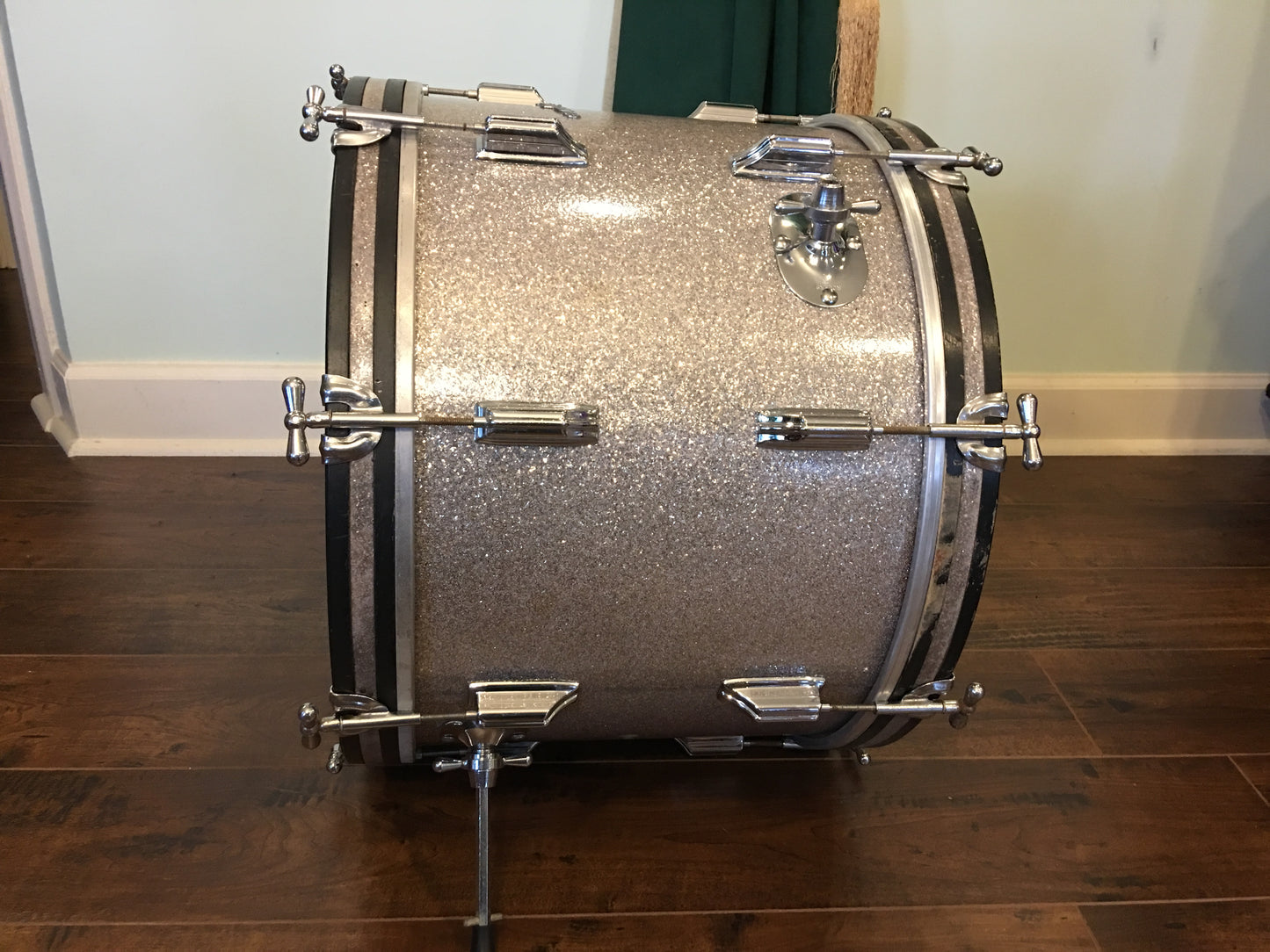 1960's Rogers Cleveland 14x20 Holiday Silver Glass Glitter Sparkle Bass Drum