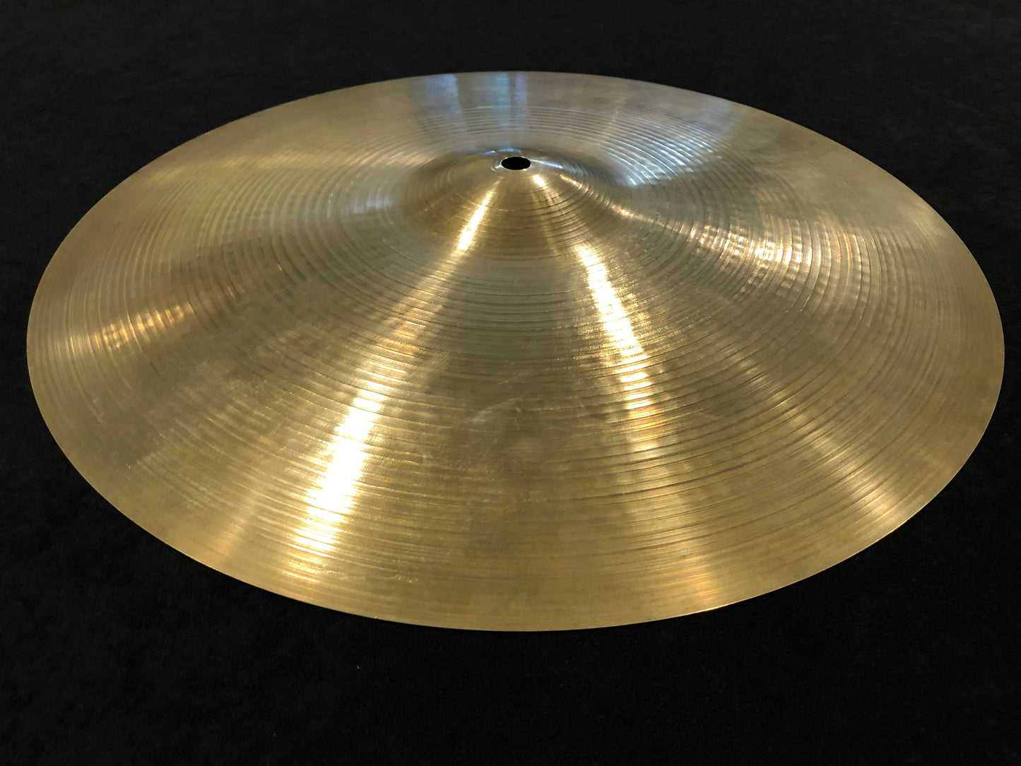 16" Zildjian A 1960s Crash Cymbal 898g #315