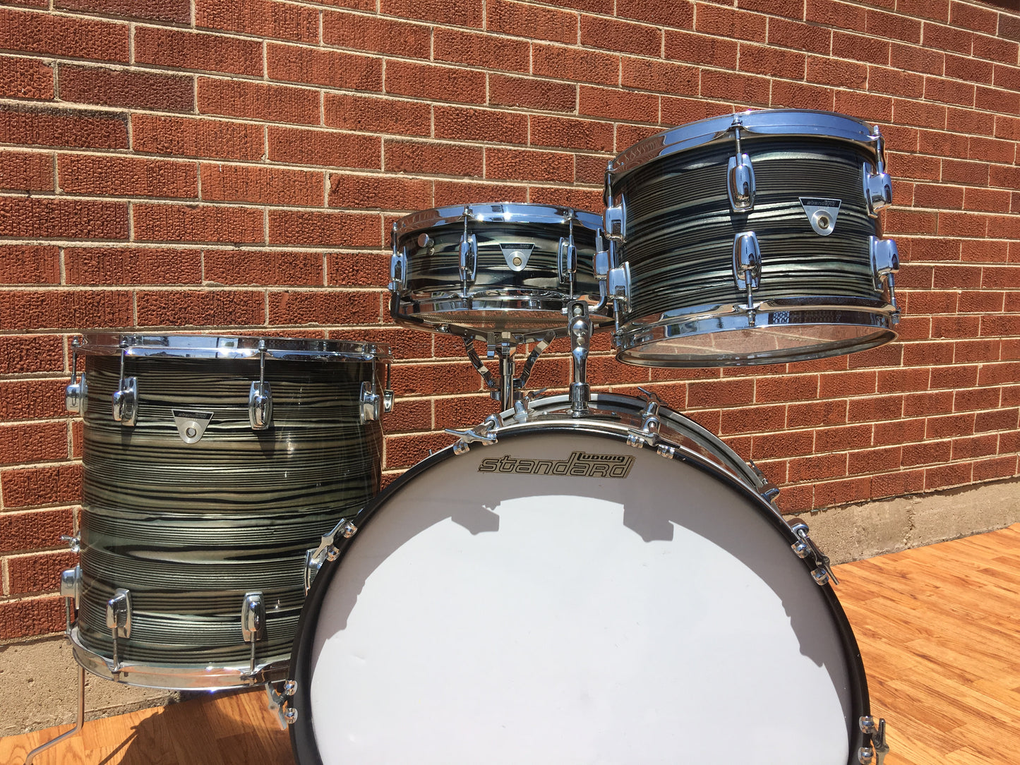 Vintage 1960s Ludwig Standard Drum Set - Blue Strata 22/12/16/5x14 Snare