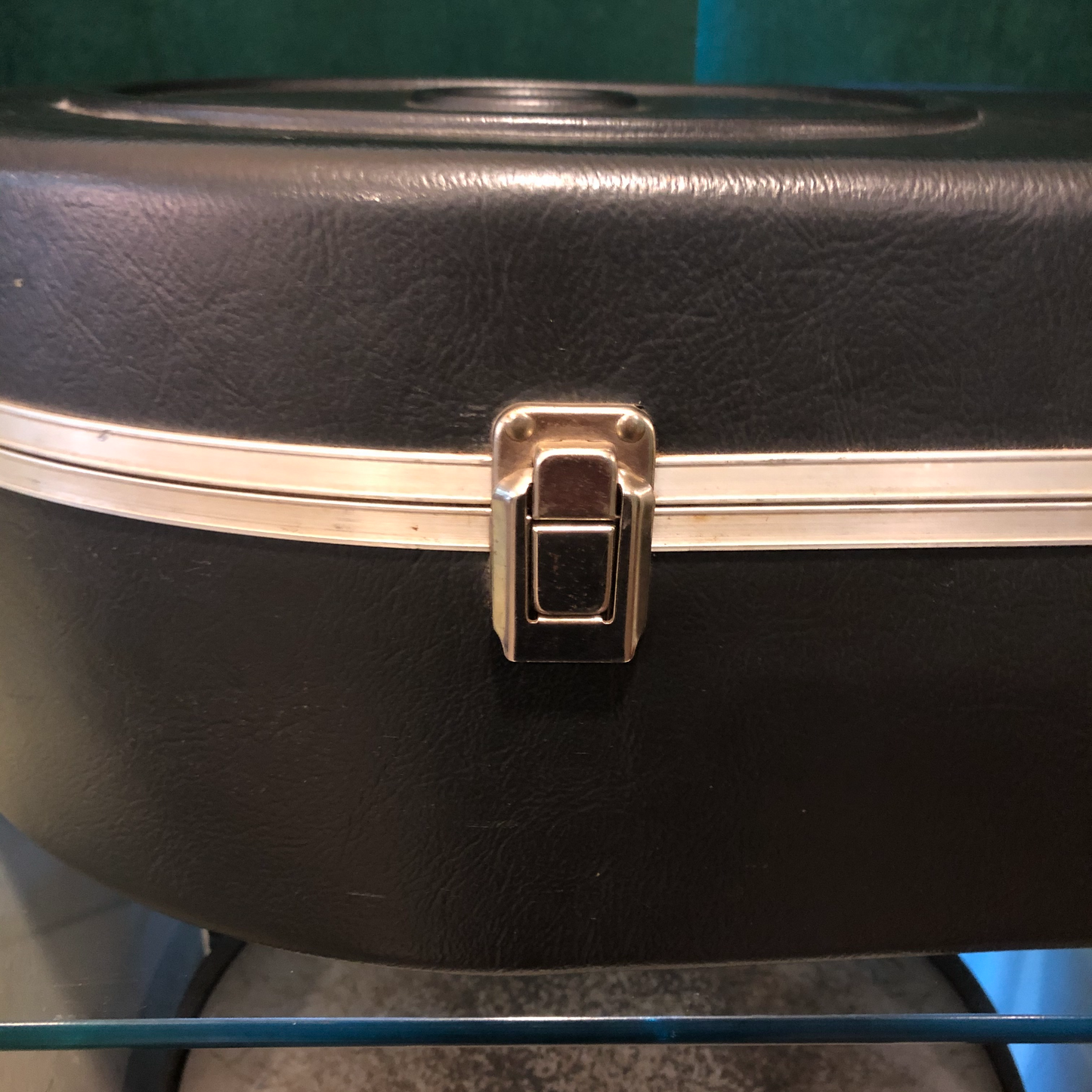 1960s Ludwig Contoura Hardshell Snare Drum Case w/ Red Plush Lining