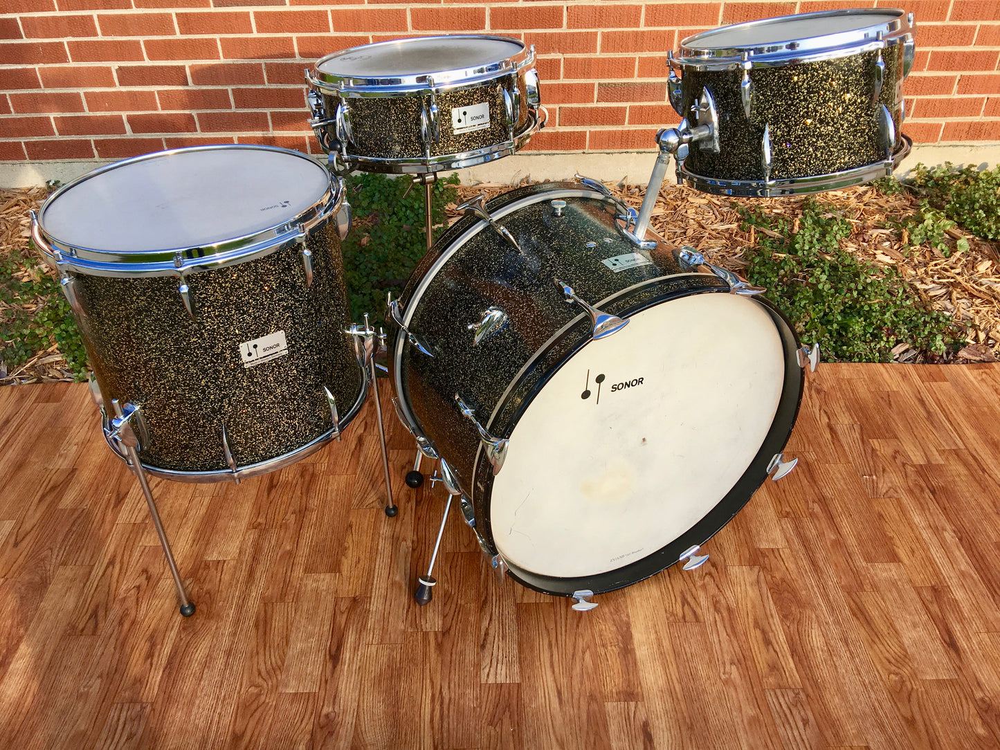 1964-65 Sonor Tear Drop Chicago Star Drum Set 22/13/16/5x14 Schwarts/Black w/Gold Sparkle