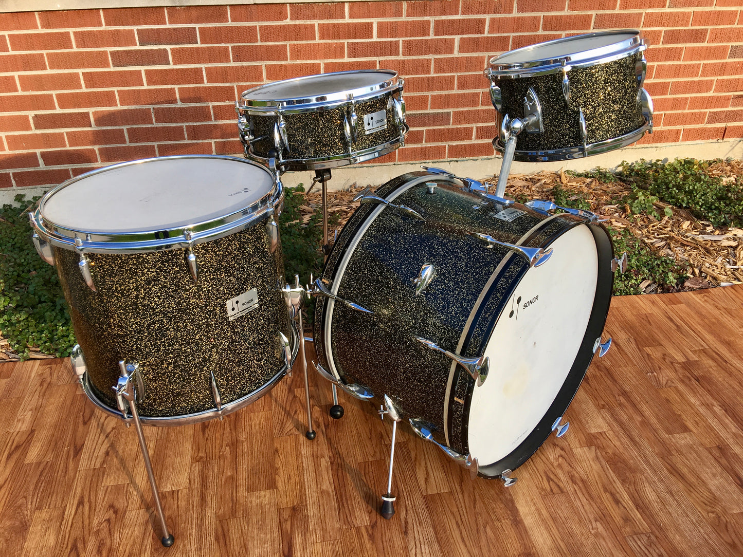 1964-65 Sonor Tear Drop Chicago Star Drum Set 22/13/16/5x14 Schwarts/Black w/Gold Sparkle