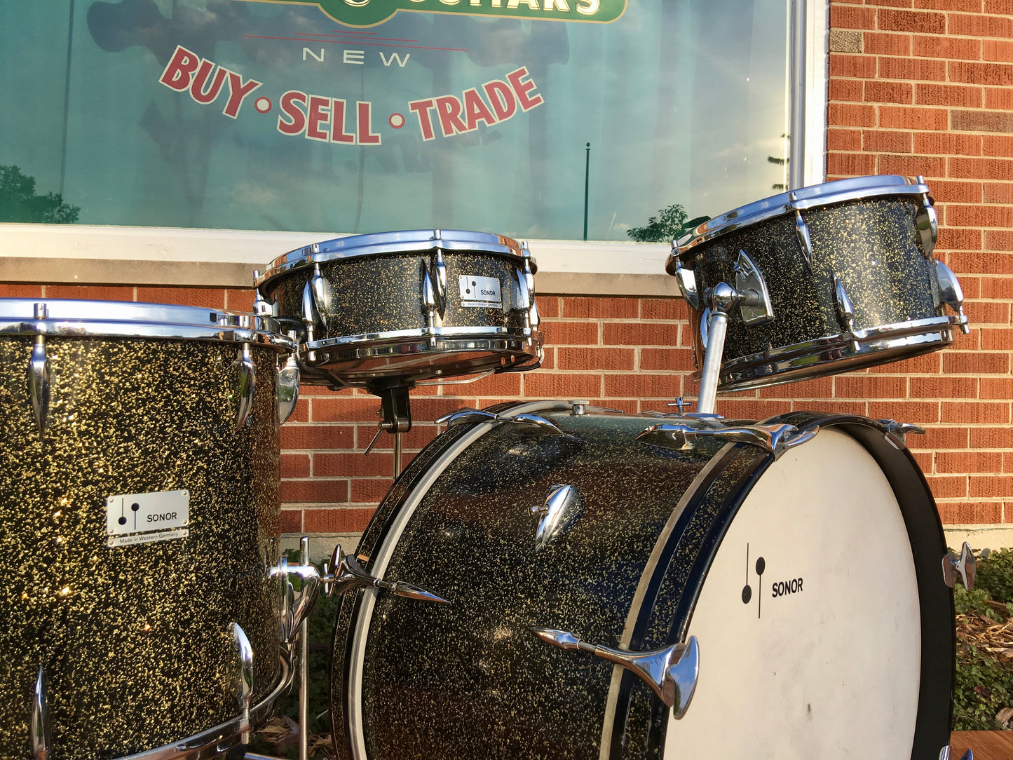 1964-65 Sonor Tear Drop Chicago Star Drum Set 22/13/16/5x14 Schwarts/Black w/Gold Sparkle