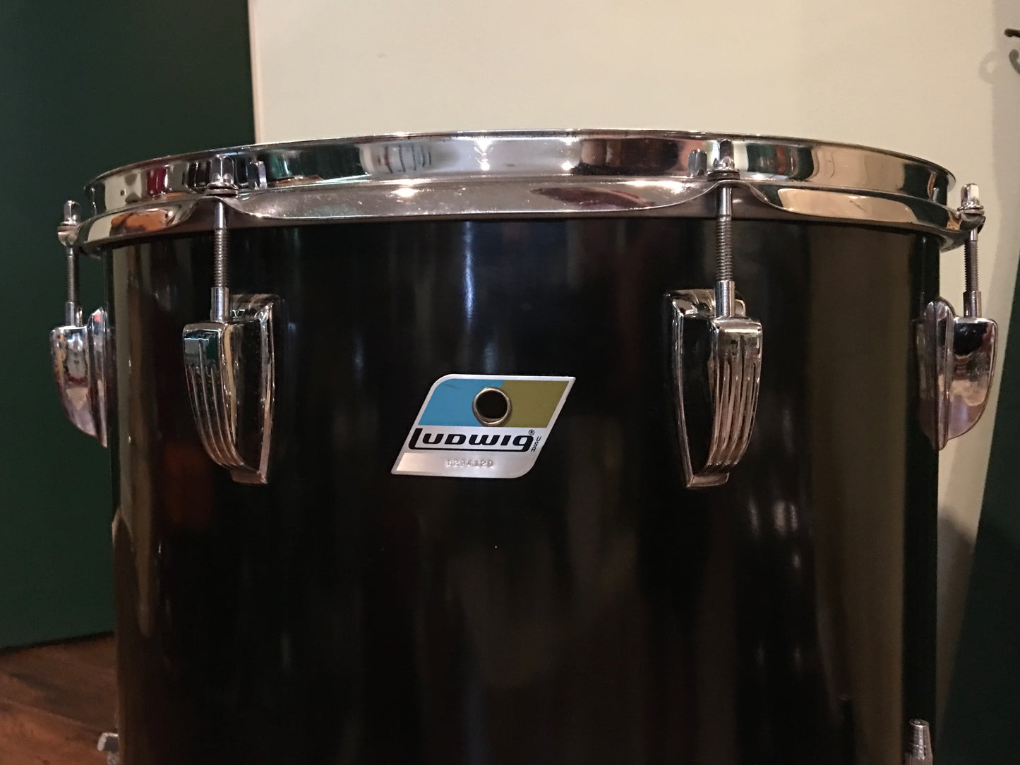 1970's Ludwig 16x16 3 Ply Floor Tom Black Cortex